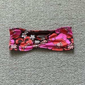 Size XS Frankie’s bikini swim top. Worn twice